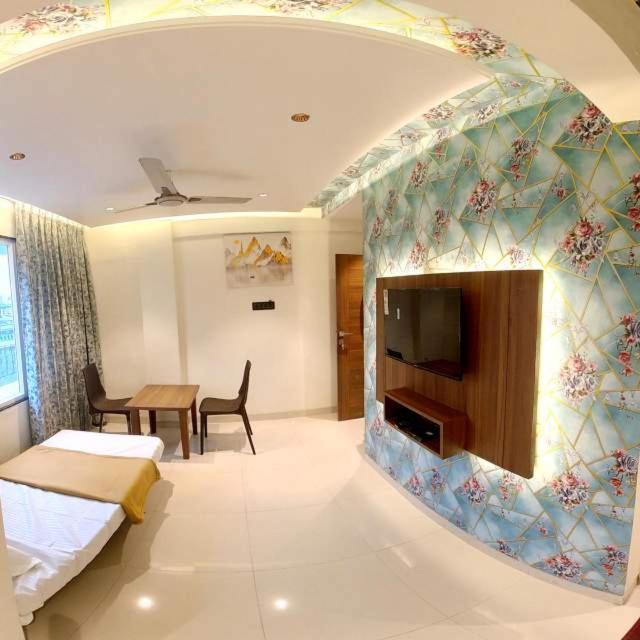 Hotel India Gate Narhe, Пюн Екстериор снимка