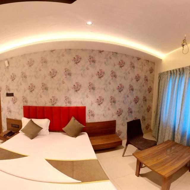 Hotel India Gate Narhe, Пюн Екстериор снимка
