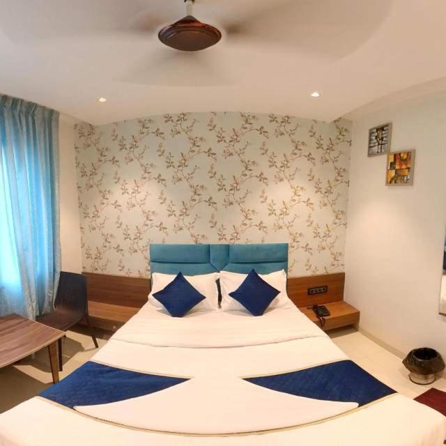 Hotel India Gate Narhe, Пюн Екстериор снимка