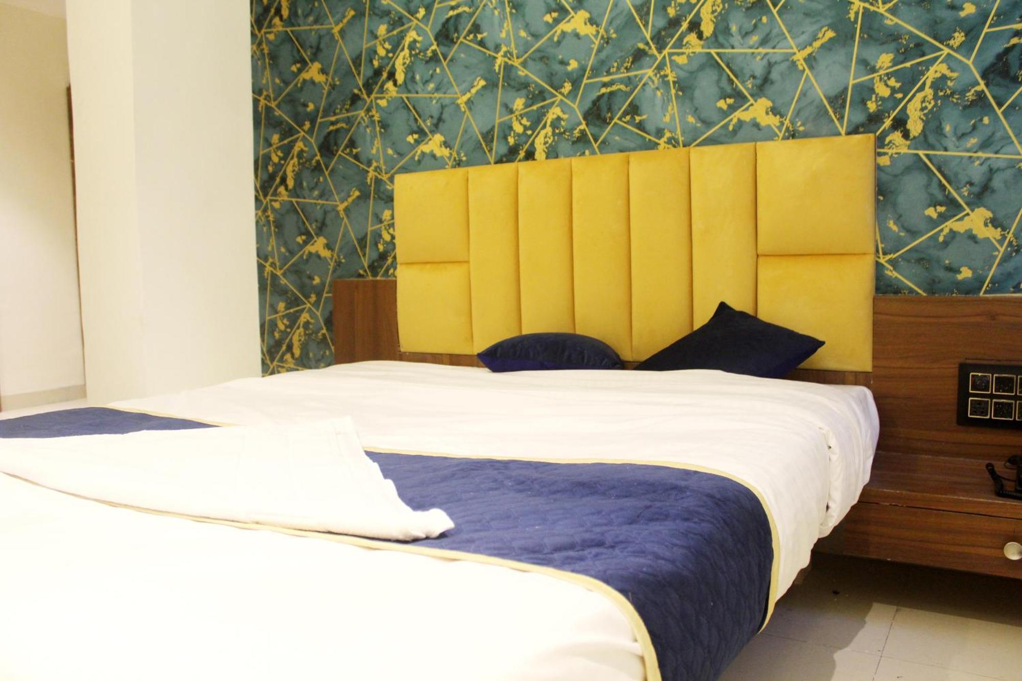 Hotel India Gate Narhe, Пюн Екстериор снимка