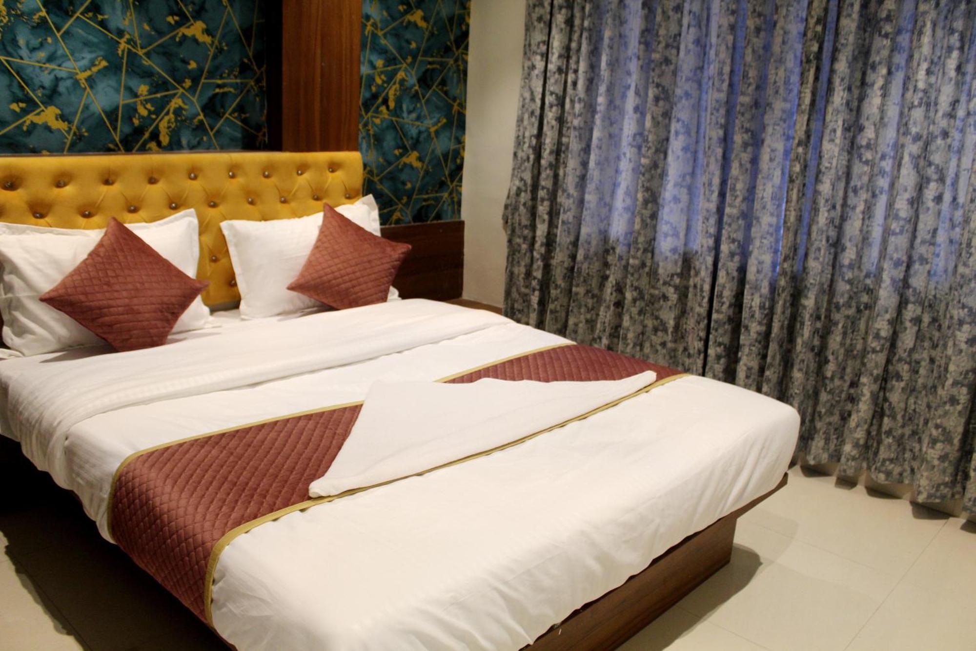 Hotel India Gate Narhe, Пюн Екстериор снимка