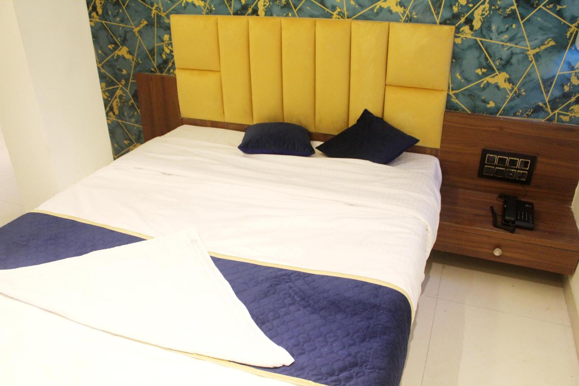 Hotel India Gate Narhe, Пюн Екстериор снимка